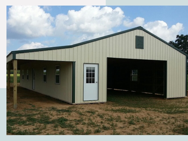 Строительство конюшен в Муравленко