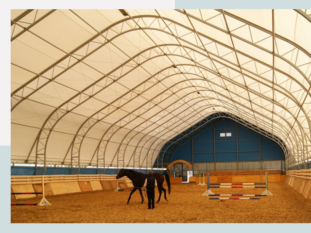 Строительство конных манежей в Муравленко